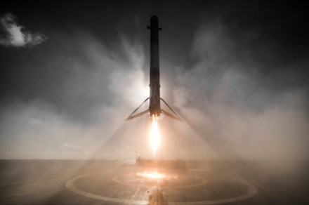Footage of SpaceX’s amazing rocket landings never gets old