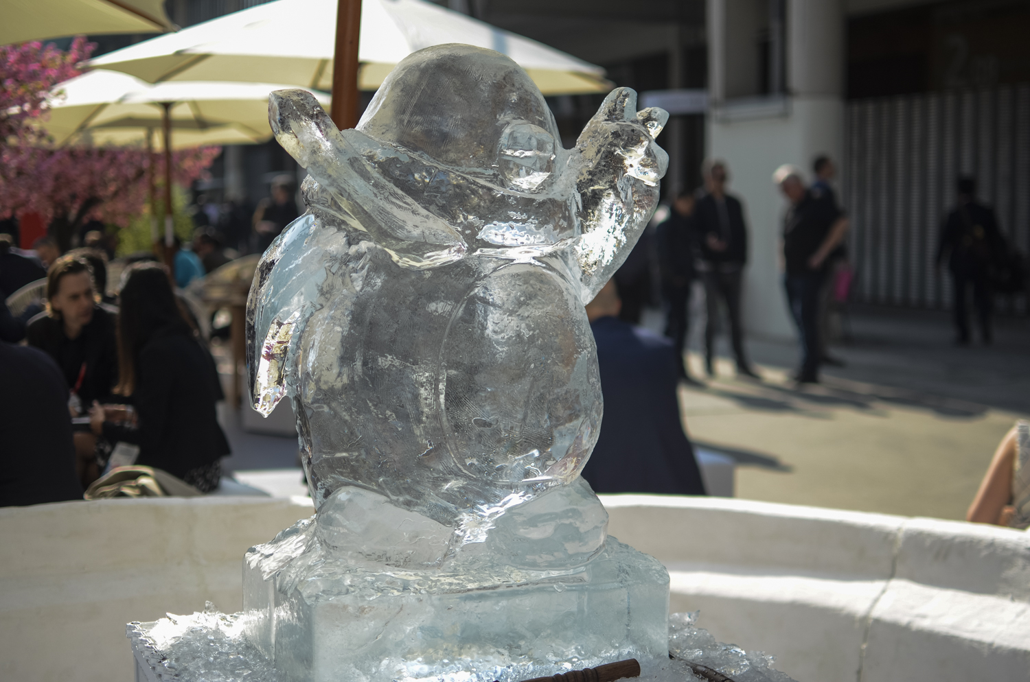 android global village mwc 2017 ice sculpture