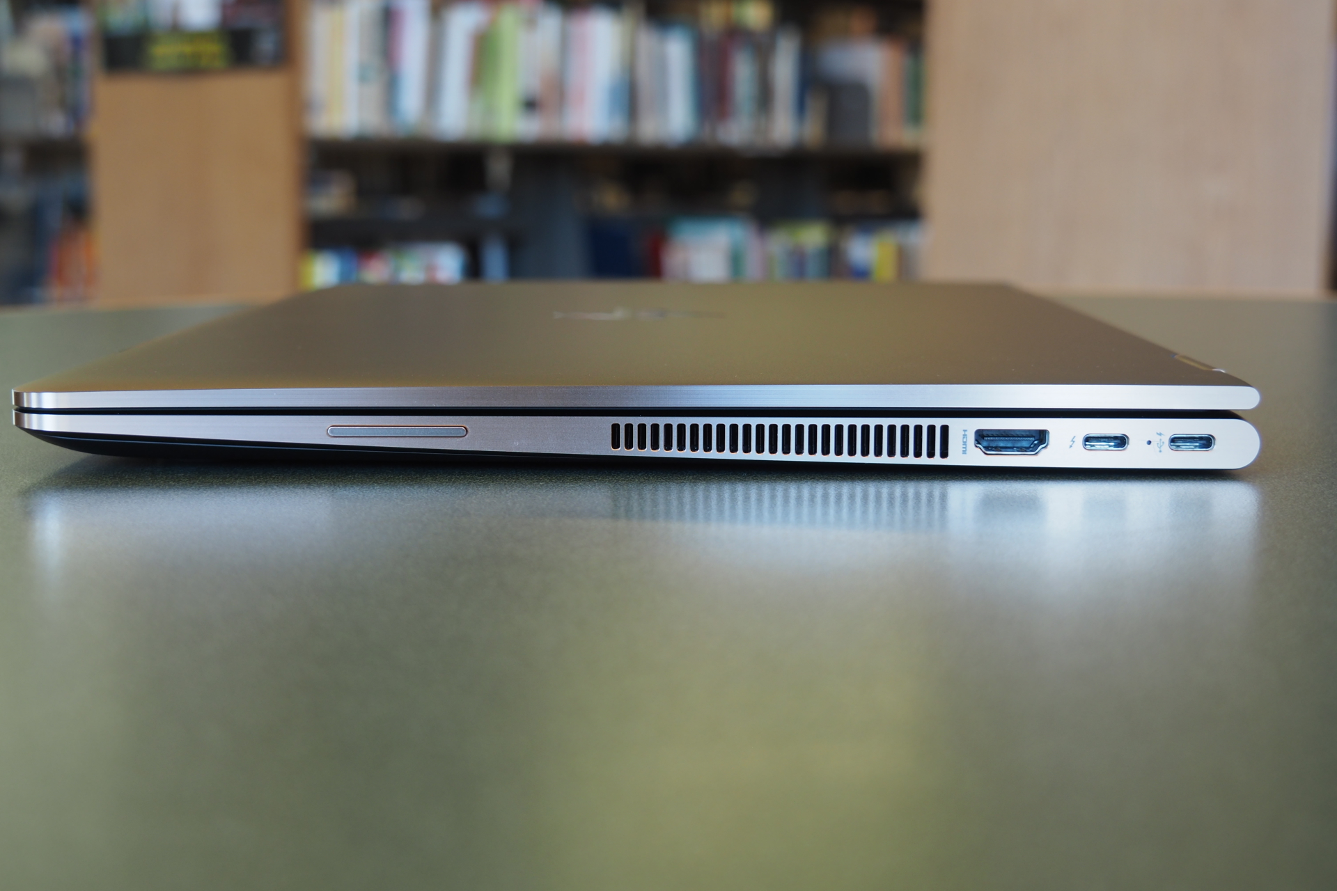 2017 hp spectre x360 15 vs 2016 inch macbook pro