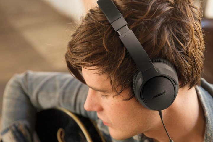 Bose SoundTrue around-ear headphones II_1