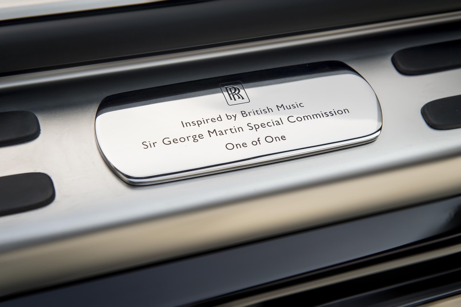 Rolls-Royce Wraith "Inspired by British Music" (George Martin)