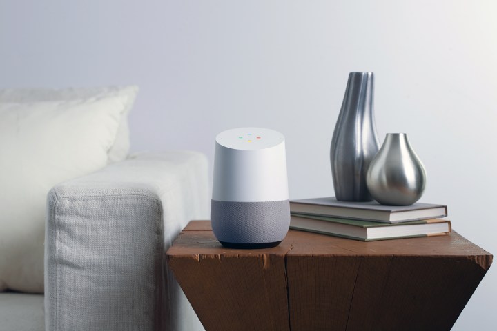 Google Home en la mesa auxiliar.