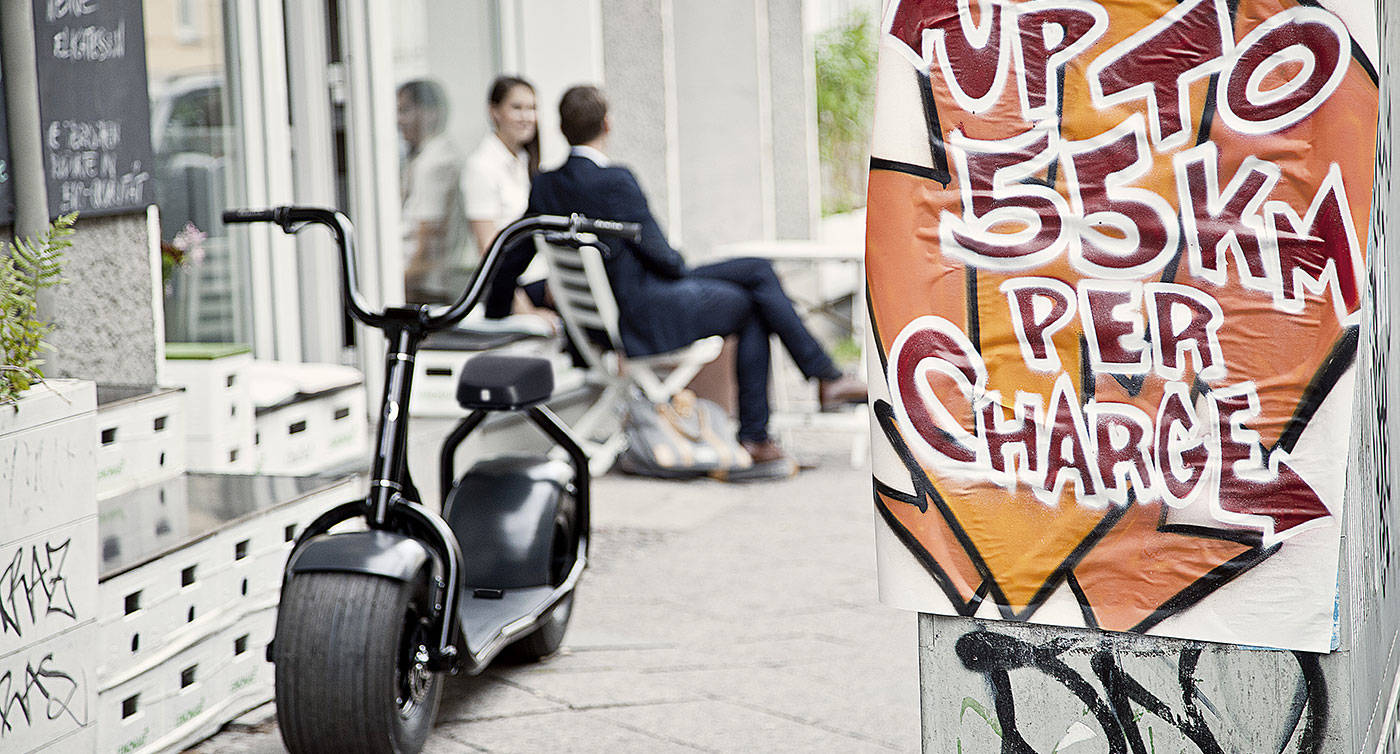 scrooser electric scooter minimalist design urban transport outdoor 03
