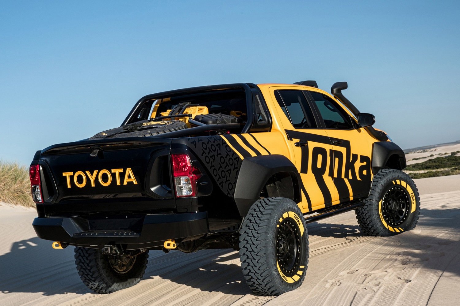 2017 Toyota HiLux Tonka Concept