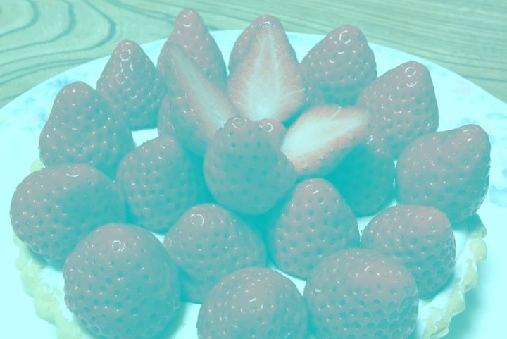 non red strawberries twitter wash