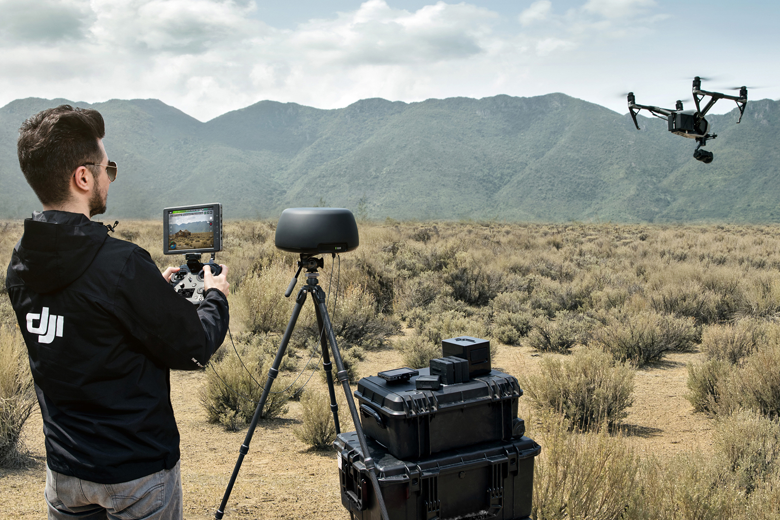 dji announces cendence controller and accessories tracktenna 1