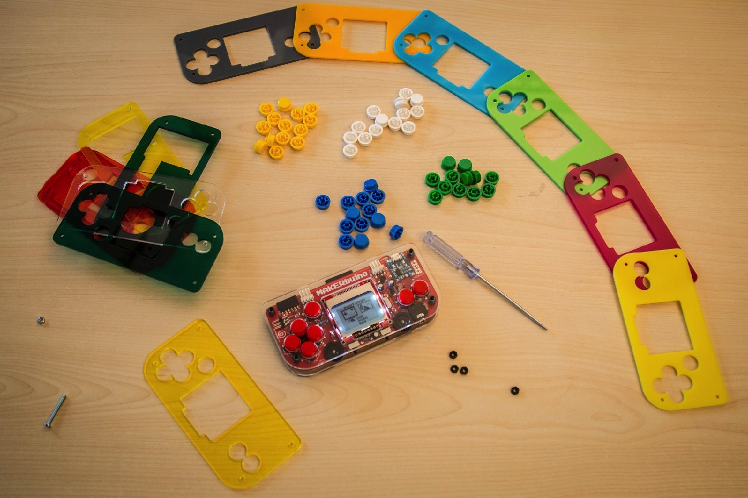 makerbuino handheld gaming kickstarter is customizable