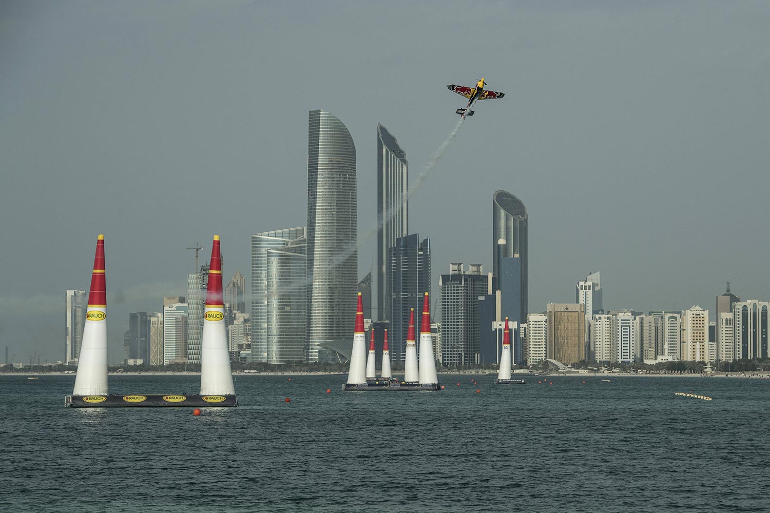 judging red bull air races with tech race abu dhabi 2  jeorg mitter redbull content pool