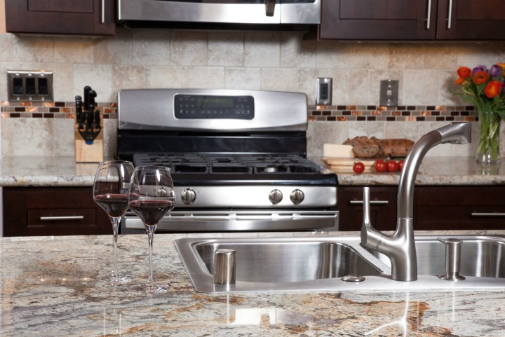 Here S How To Clean Granite Countertops, Best Way To Clean Granite Kitchen Countertops