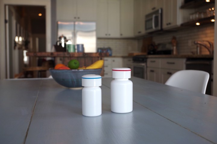 pillsy smart pill botle vitamins with fruit