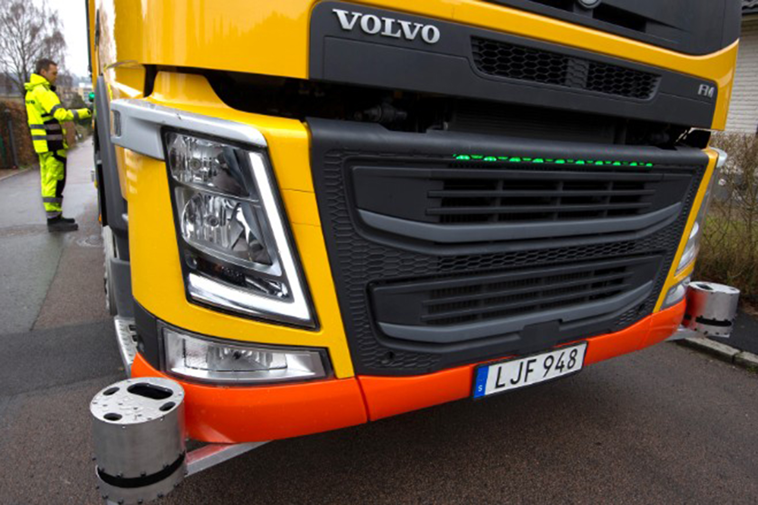 volvo self driving garbage truck volvo2