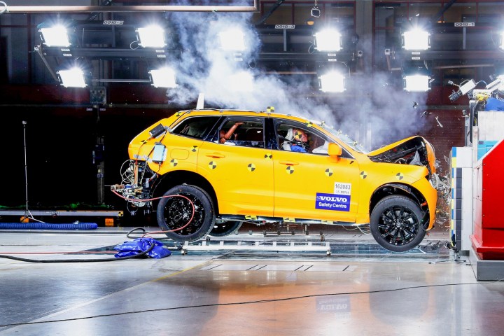 The new Volvo XC60 - Crash Test photo
