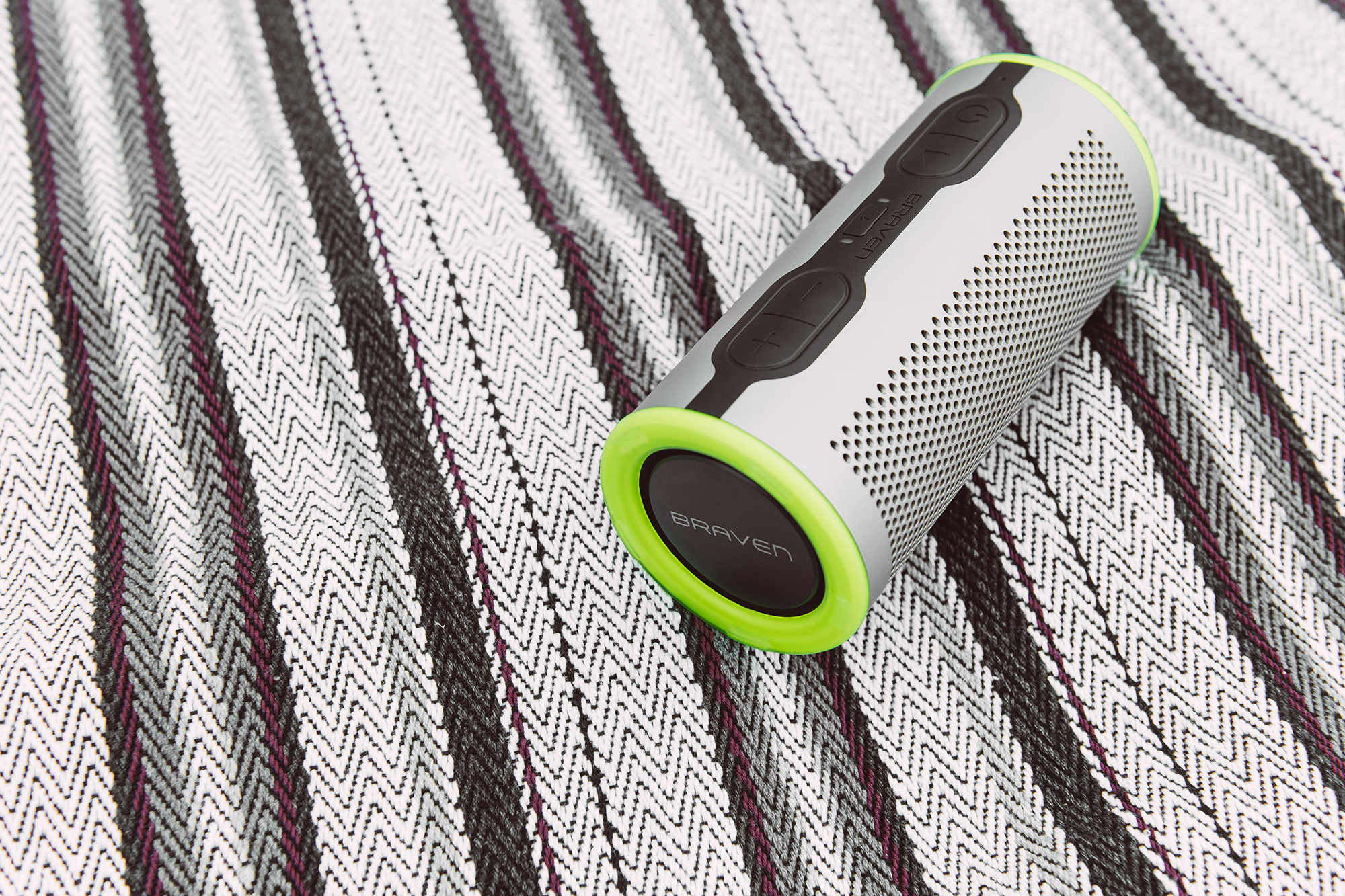 Braven s Stryde 360 Bluetooth Speaker Wants To Be Your Beach Buddy 