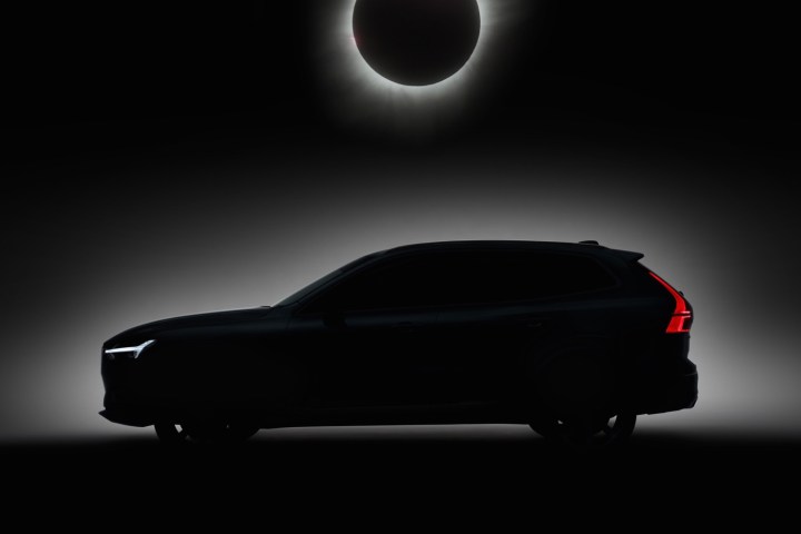 Volvo XC60 solar eclipse
