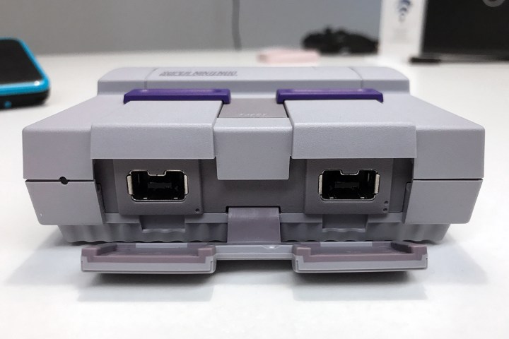 SNES Classic hands on review rear ports