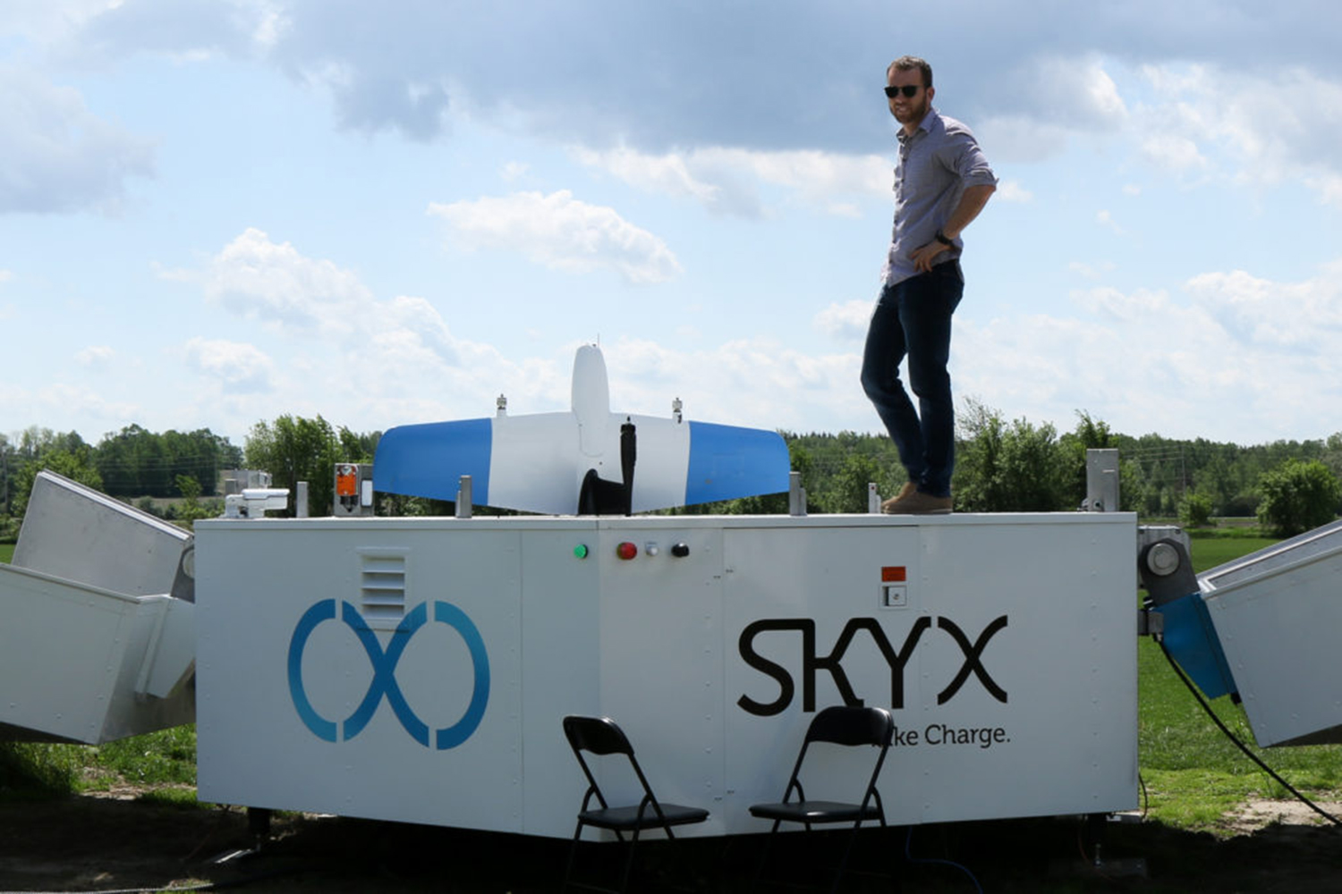 xstation drone charing skyone skyx6