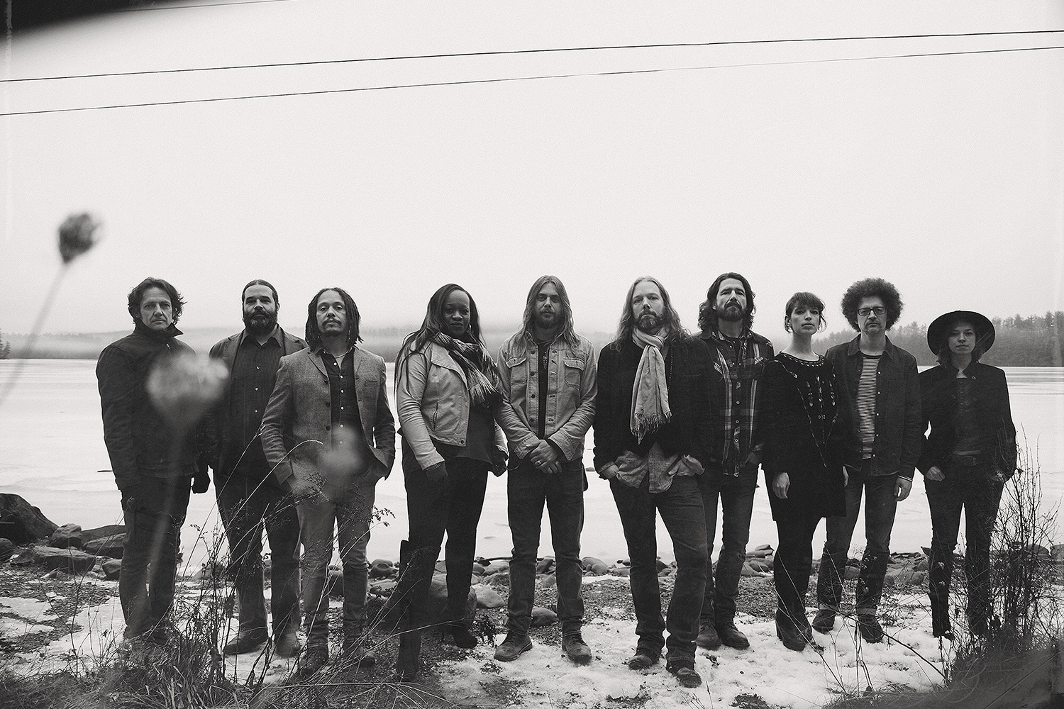 audiophile magpie salute rich robinson the  2017 b w band shot
