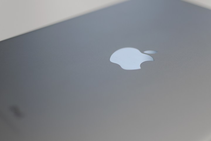 apple ipad pro 10 5 review logo