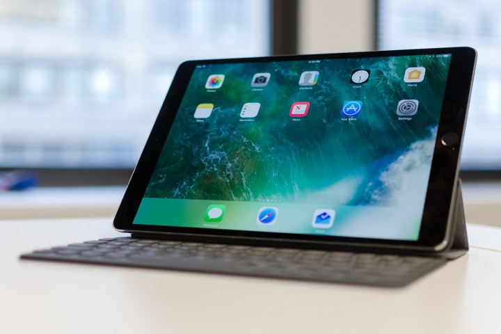 apple ipad pro 10 5 review screen on angle