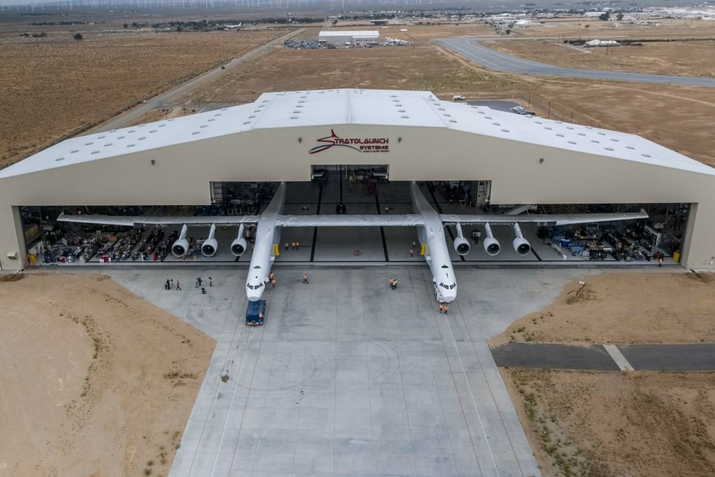 stratolaunch dwarves other aircraft strato