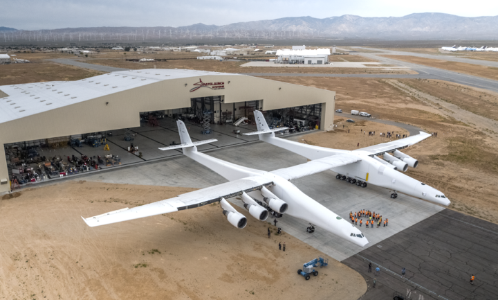 stratolaunch airplane unveiled