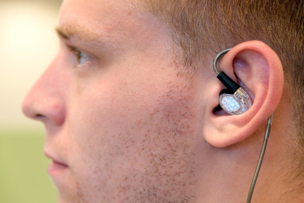 ADVANCED Model 3 earbuds inearCU