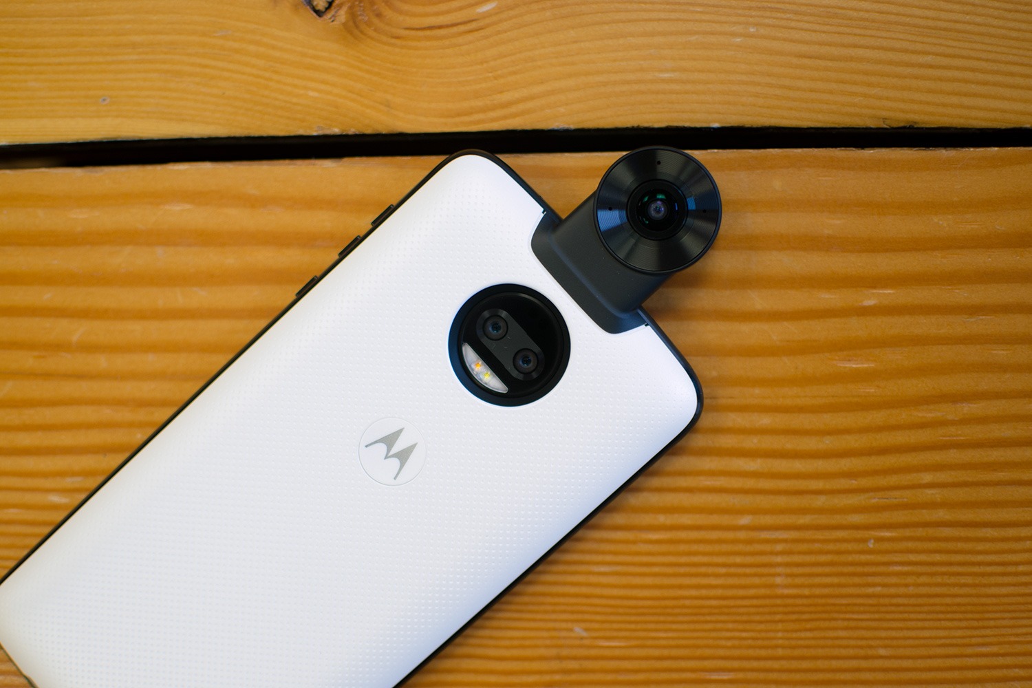 Moto Z2 Force hands-on review white camera back