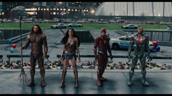 'Justice League' reshoots rumored to change cliffhanger ending