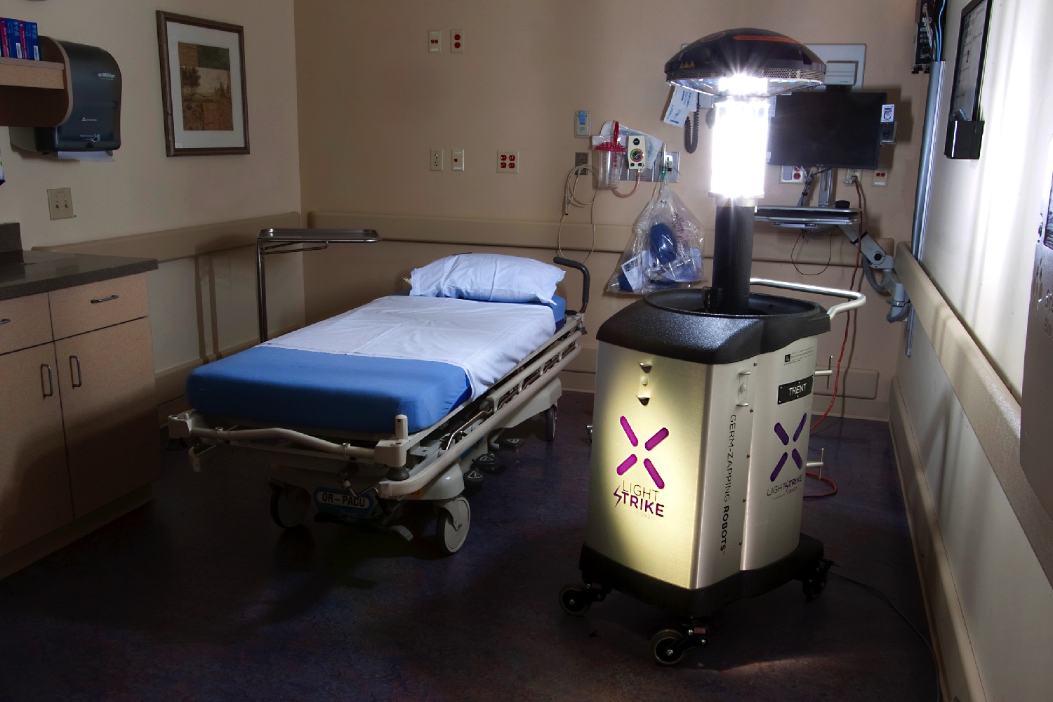 superbug zapping robot new jersey in patient room  uchealth
