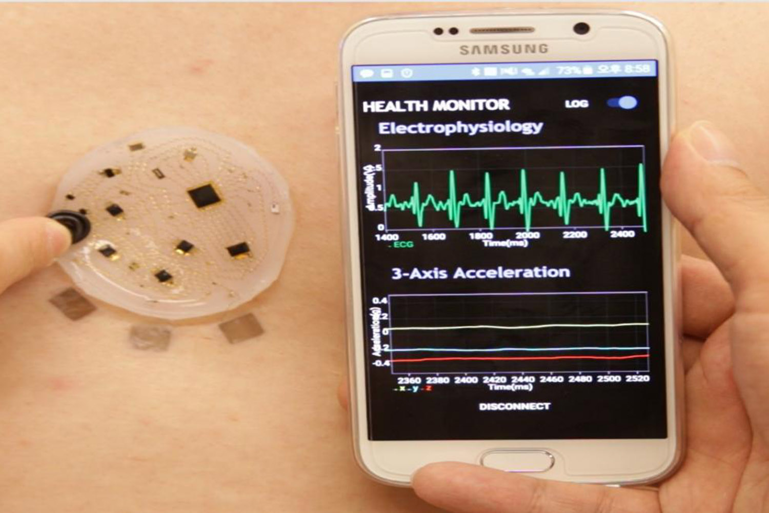 Stick-on patch monitors vitals, wirelessly transmits data to smartphone