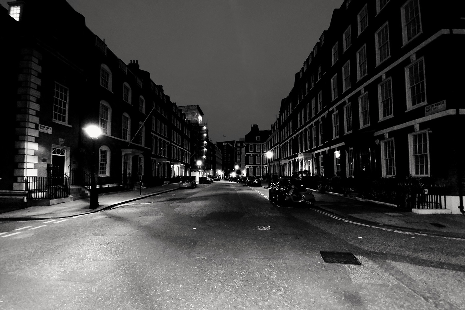 LG V30 camera sample black and white street