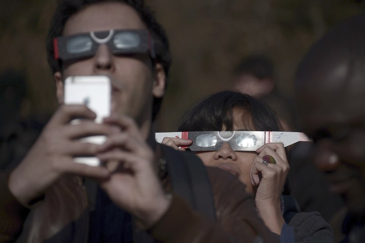 How To Photograph An Eclipse With A Smartphone