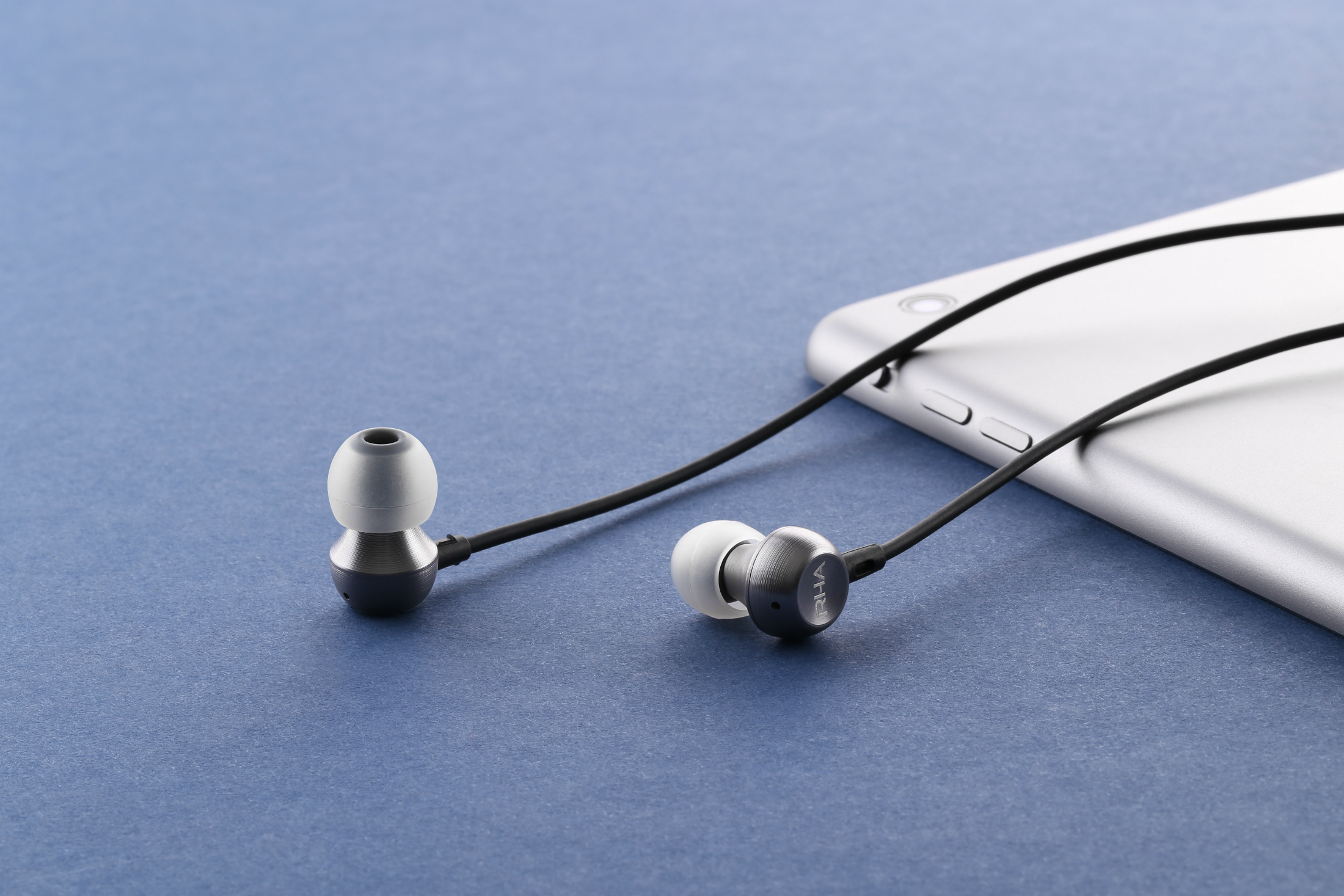 RHA MA390 universal earphones