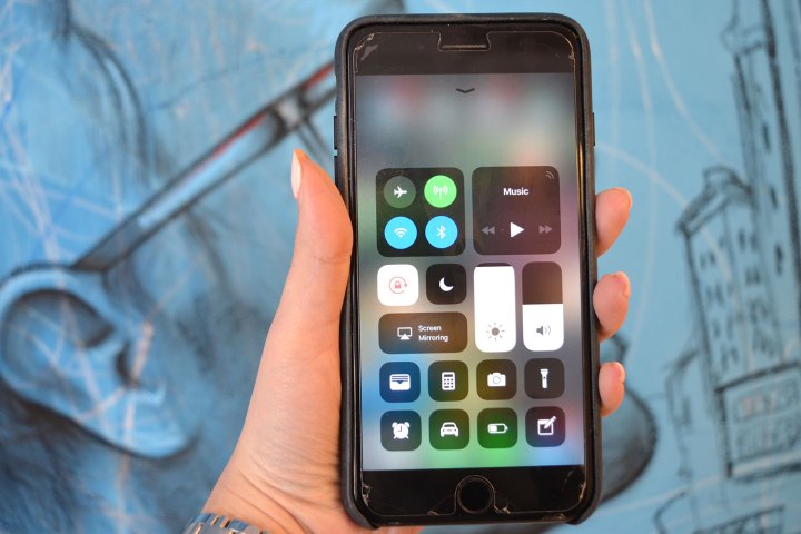 Hidden iOS 11 features, turn off Bluetooth and Wi-Fi in iOS 11