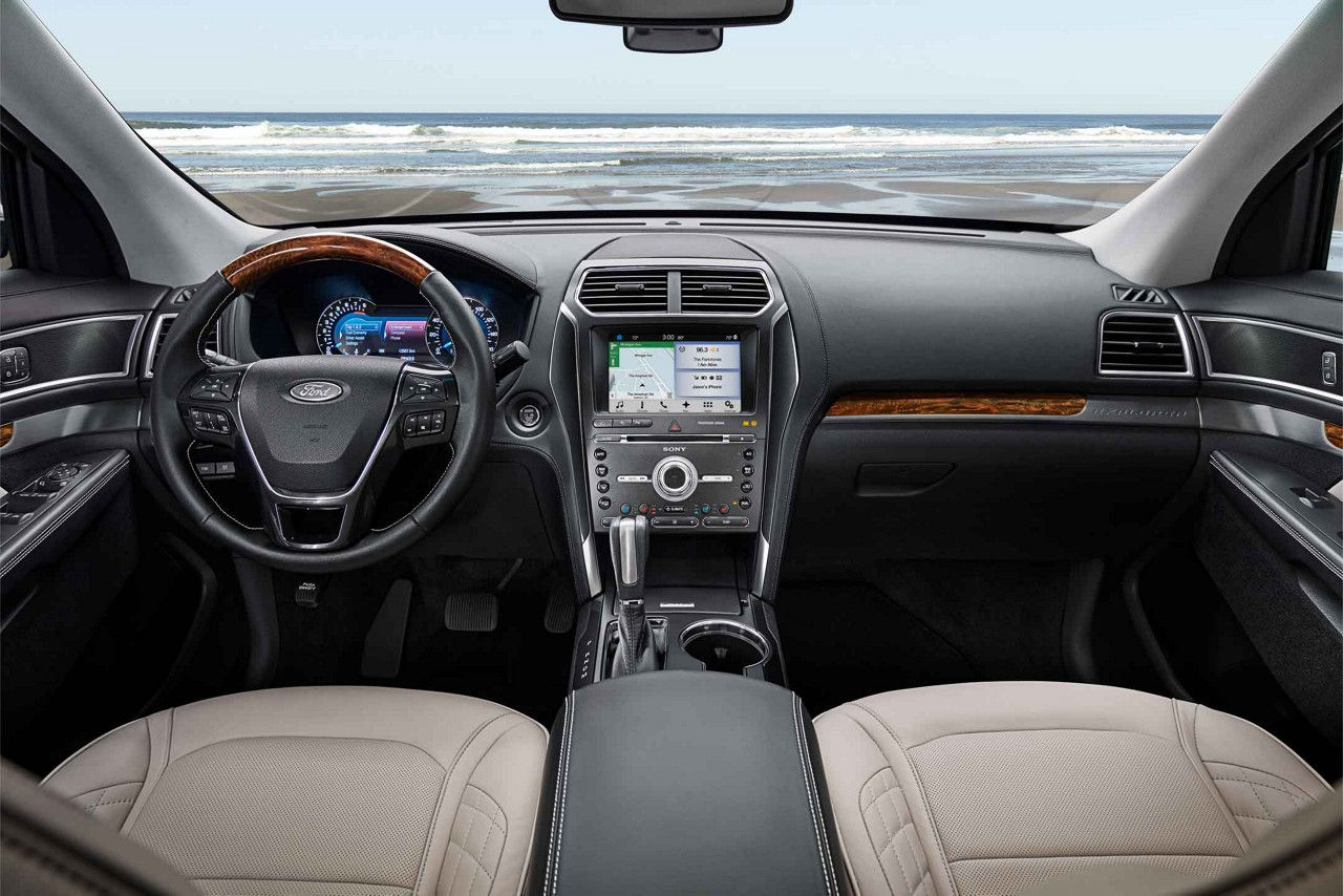 2018 Ford Explorer Platinum interior