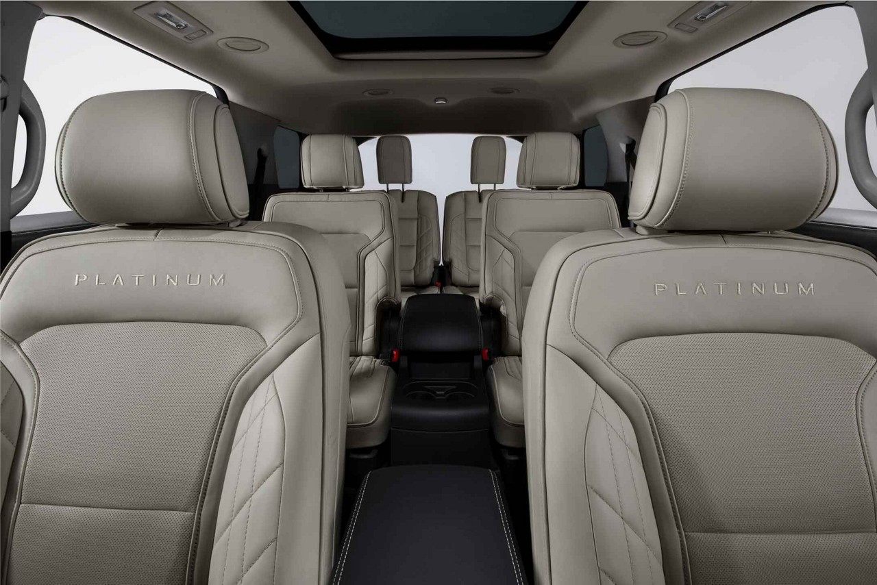 2018 Ford Explorer Platinum interior