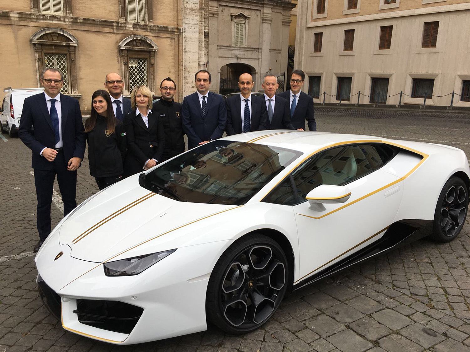 lamborghini gifts huracn lp580 2 to pope francis for charity 2017  digitaltrends gets a huracan 15