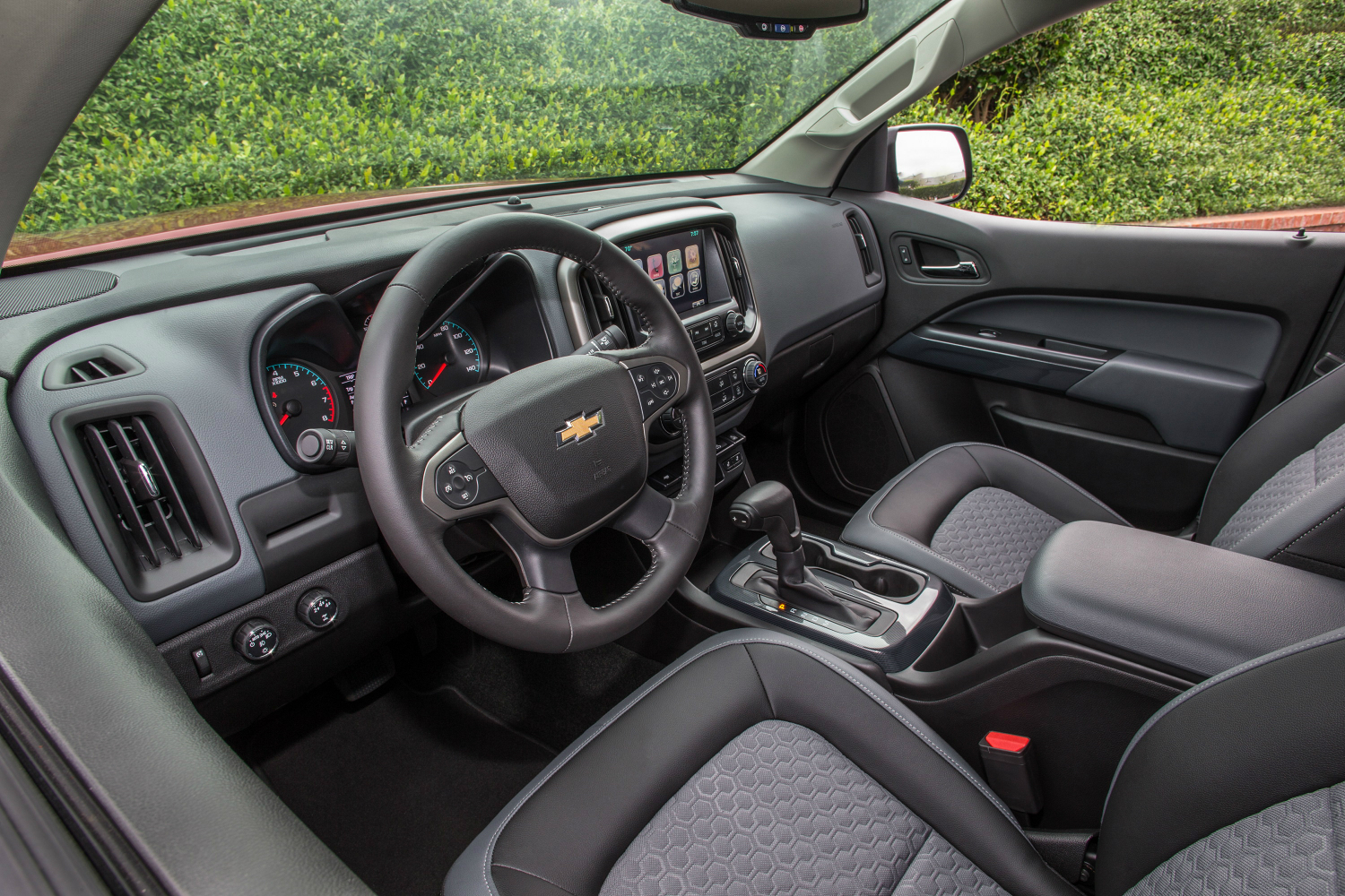 2018 Chevrolet Colorado Z71 interior