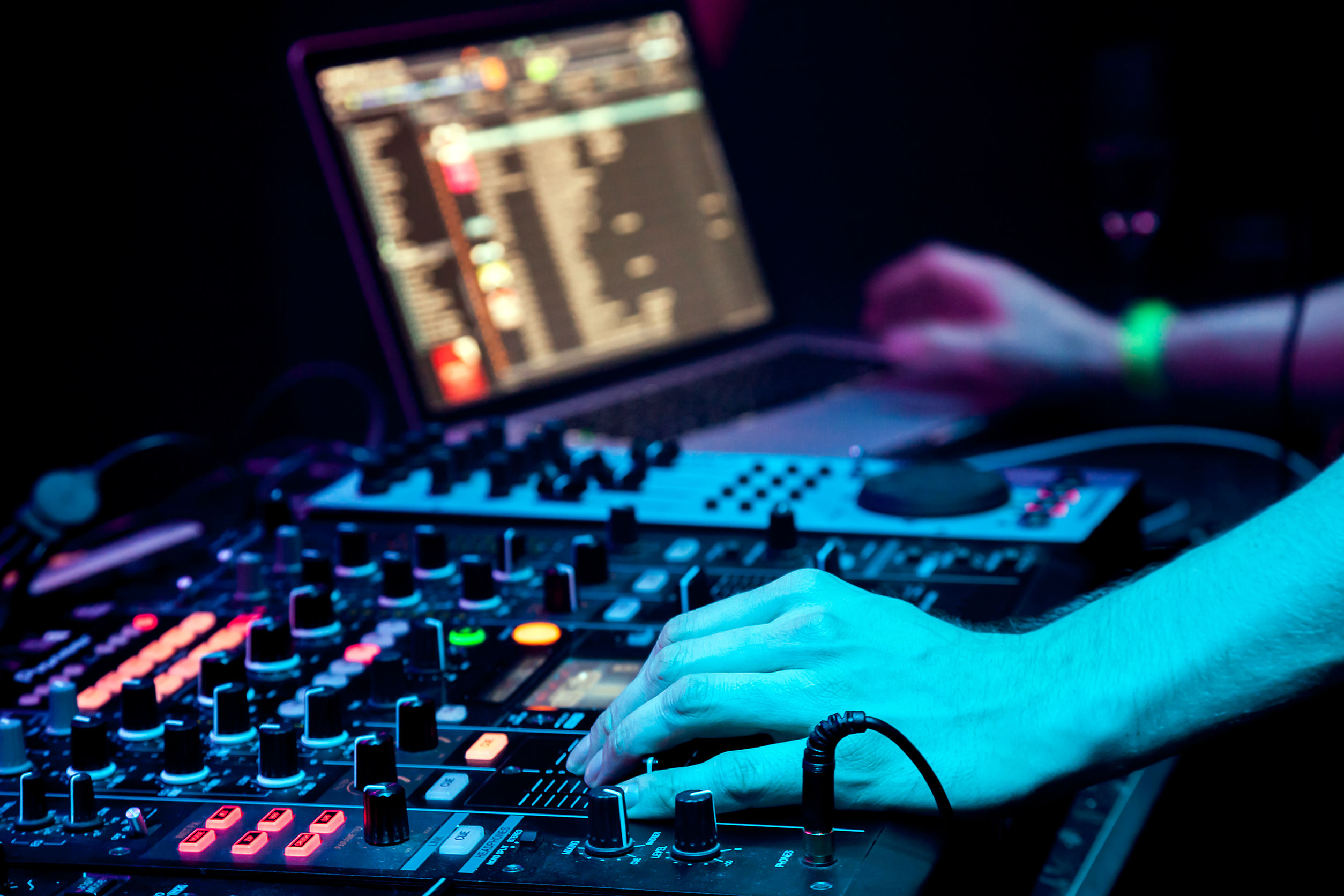 The Best Laptops for Music Production, Chosen by Experts - Vimarsana News