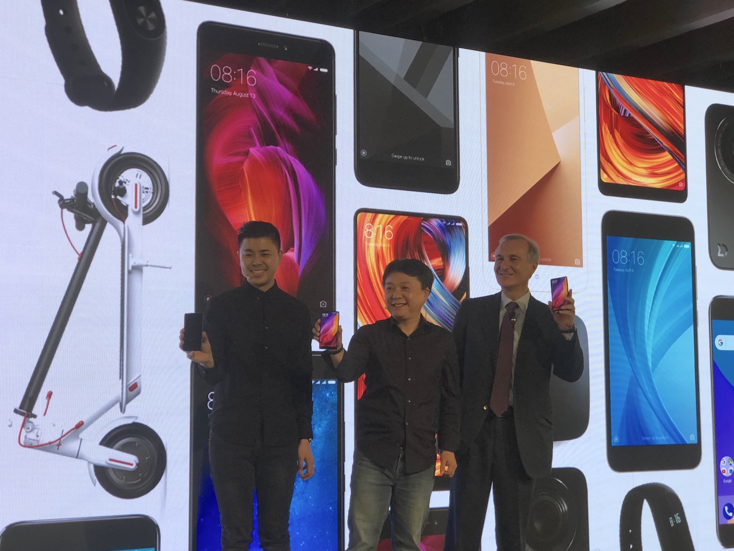Xiaomi Charges Into Europe With the Mi Mix 2 and Mi A1 Smartphones