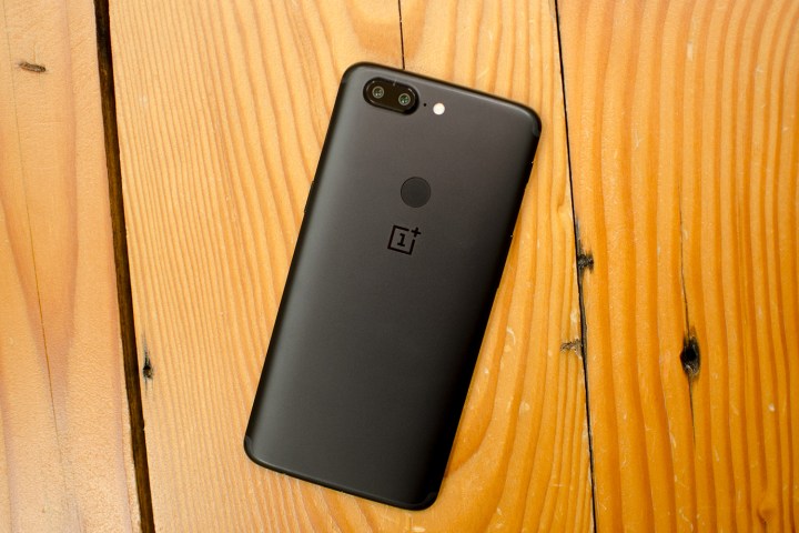 oneplus 5t hands on review back angle