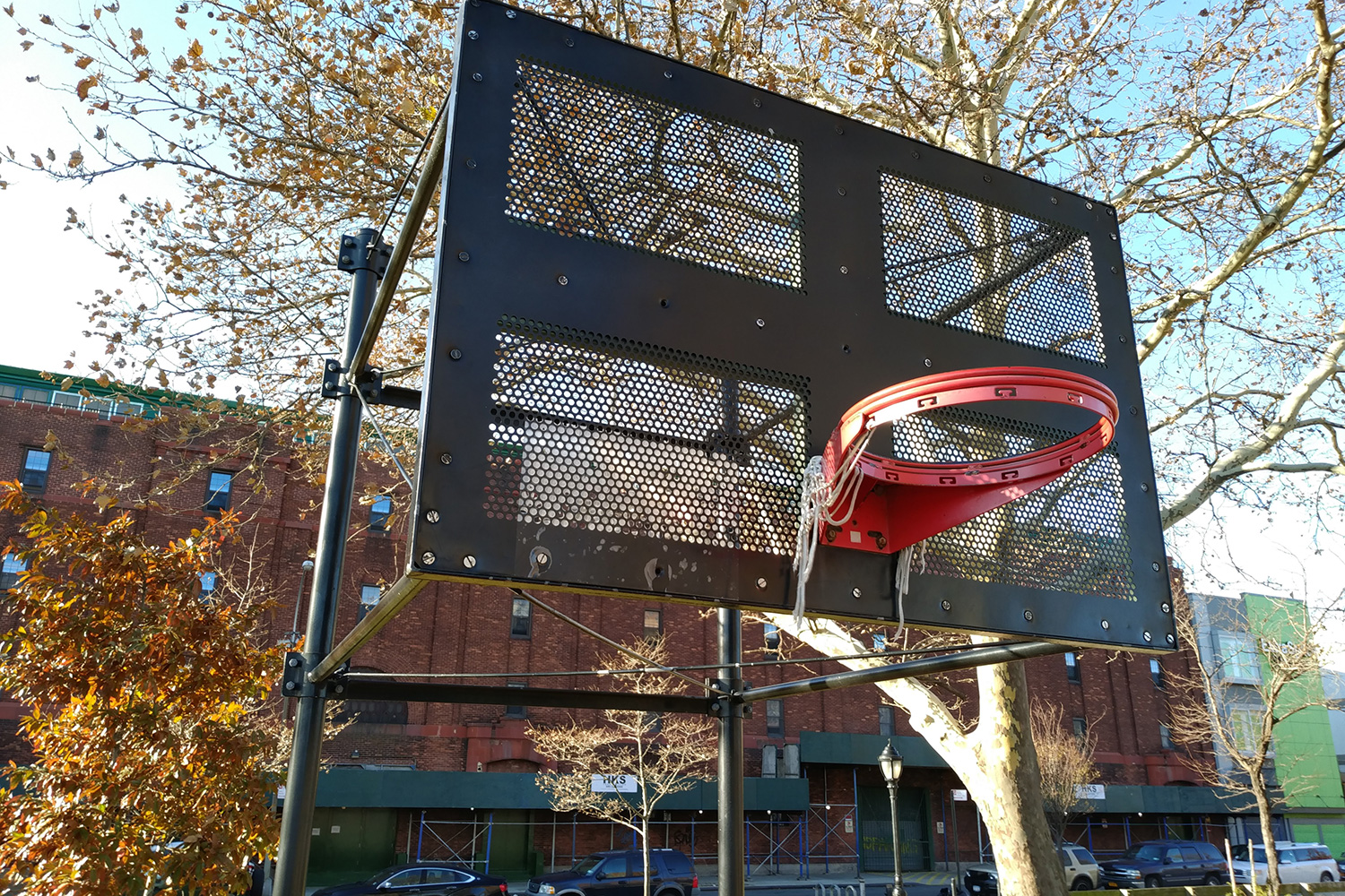 ZTE Axon M camera sample basketball hoop