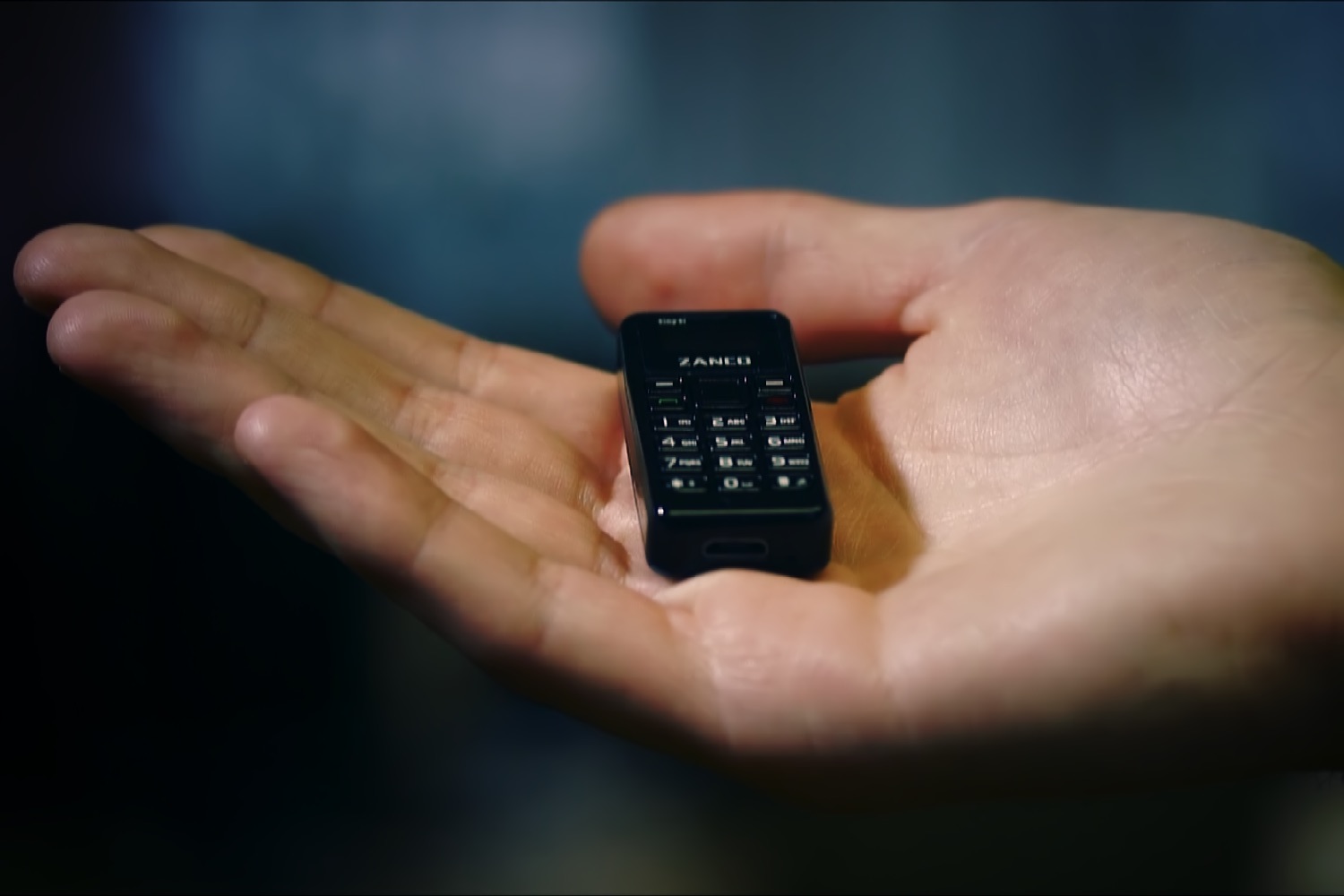 worlds tiniest cellphone kickstarter zanco tiny t1 in hand