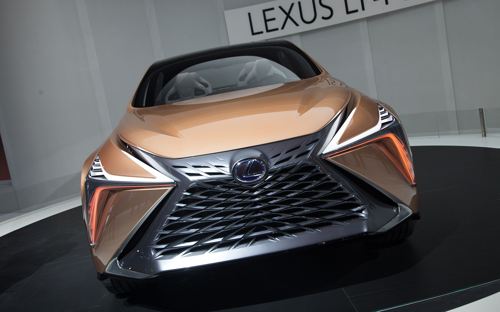 the lexus lf 1 limitless concept previews a new direction for flagship crossover 2018 detroit  16
