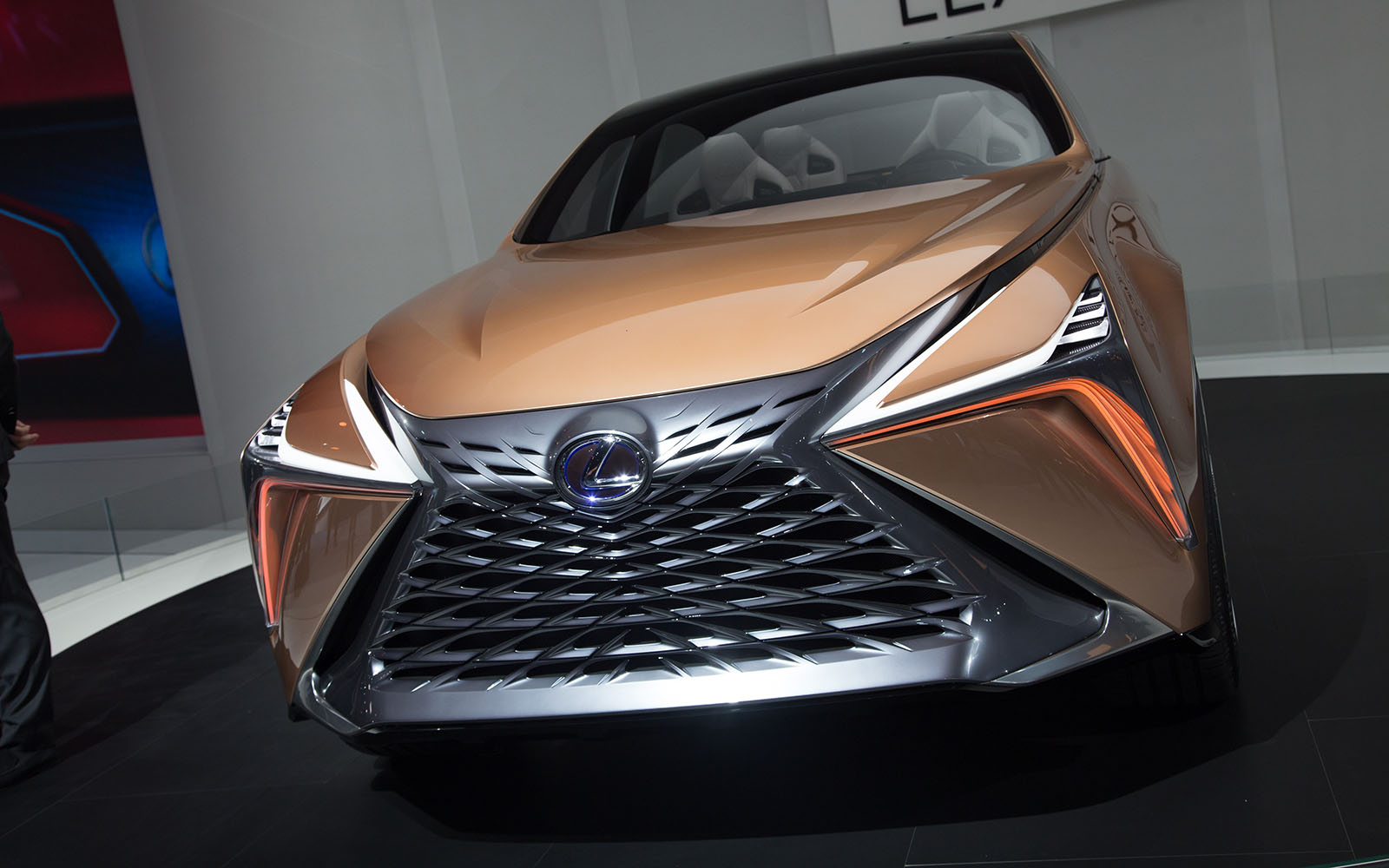 the lexus lf 1 limitless concept previews a new direction for flagship crossover 2018 detroit  17