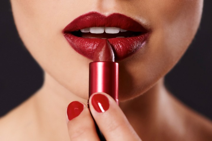 makeup 3d printing lipstick gettyimages 477663679