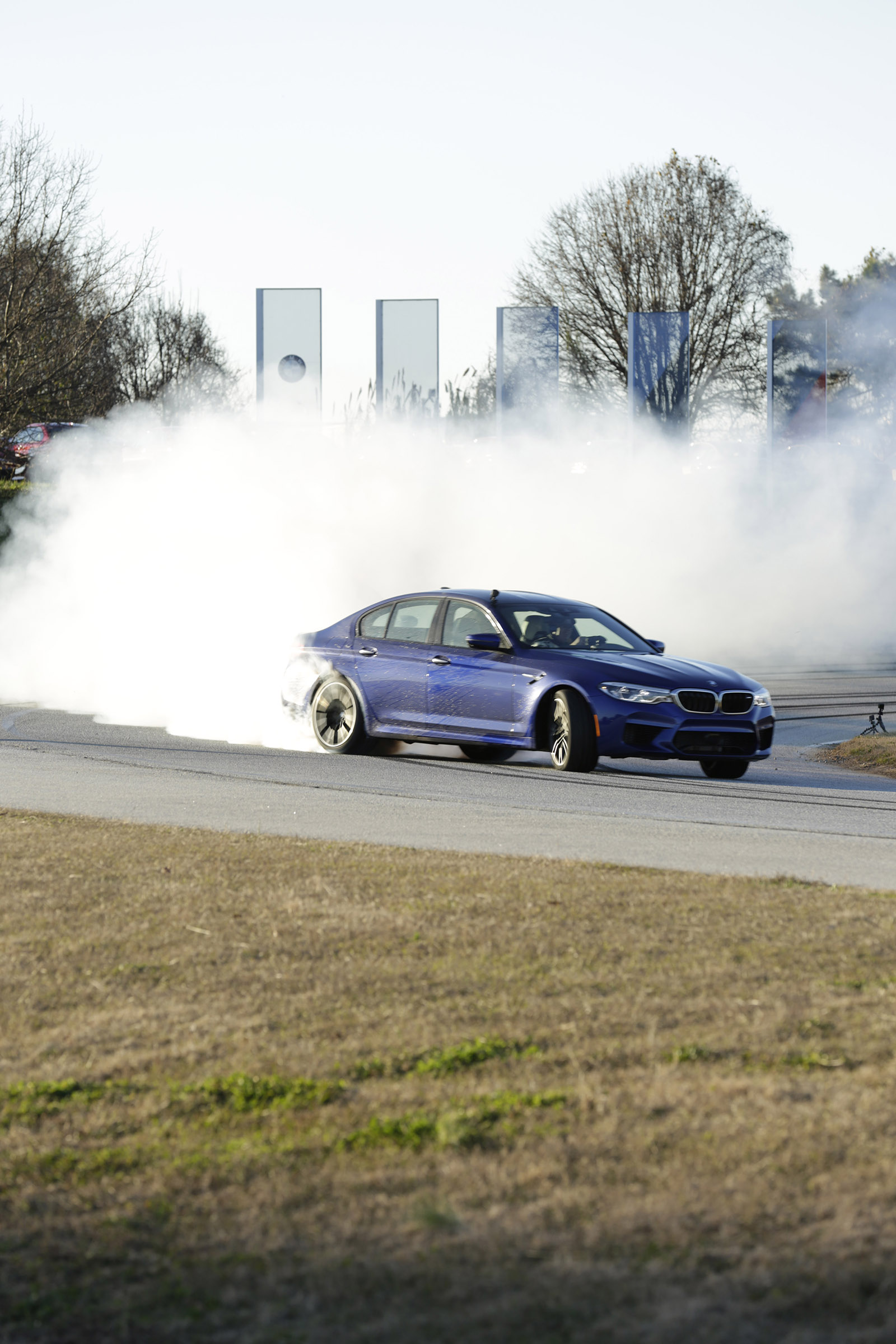 bmw sets two guinness world records drifting sideways for 2325 miles record  longest drift with 2018 m5