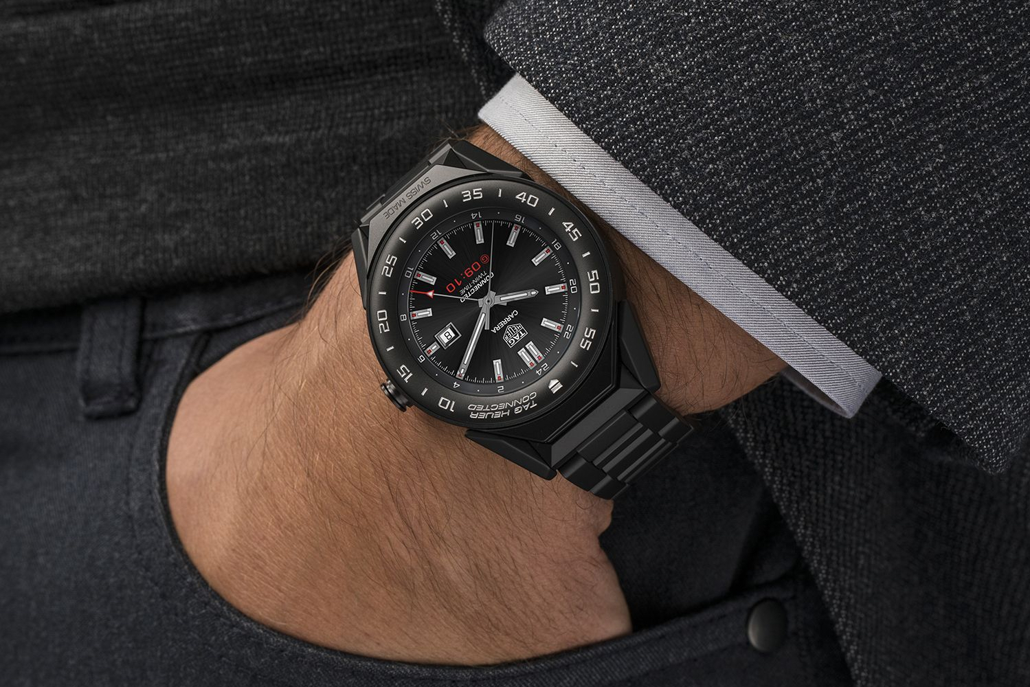 tag heuer connected modular 41 smartwatch news suit