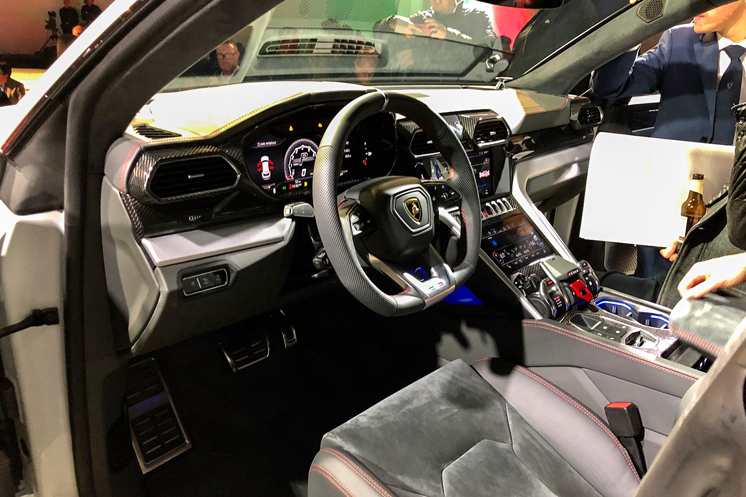 Lamborghini Urus reveal steering wheel angle
