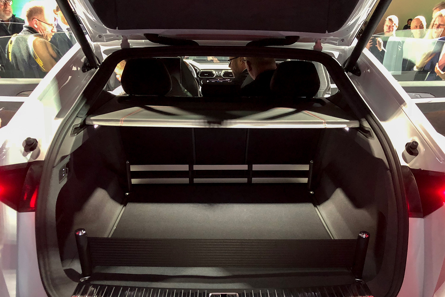 Lamborghini Urus reveal trunk
